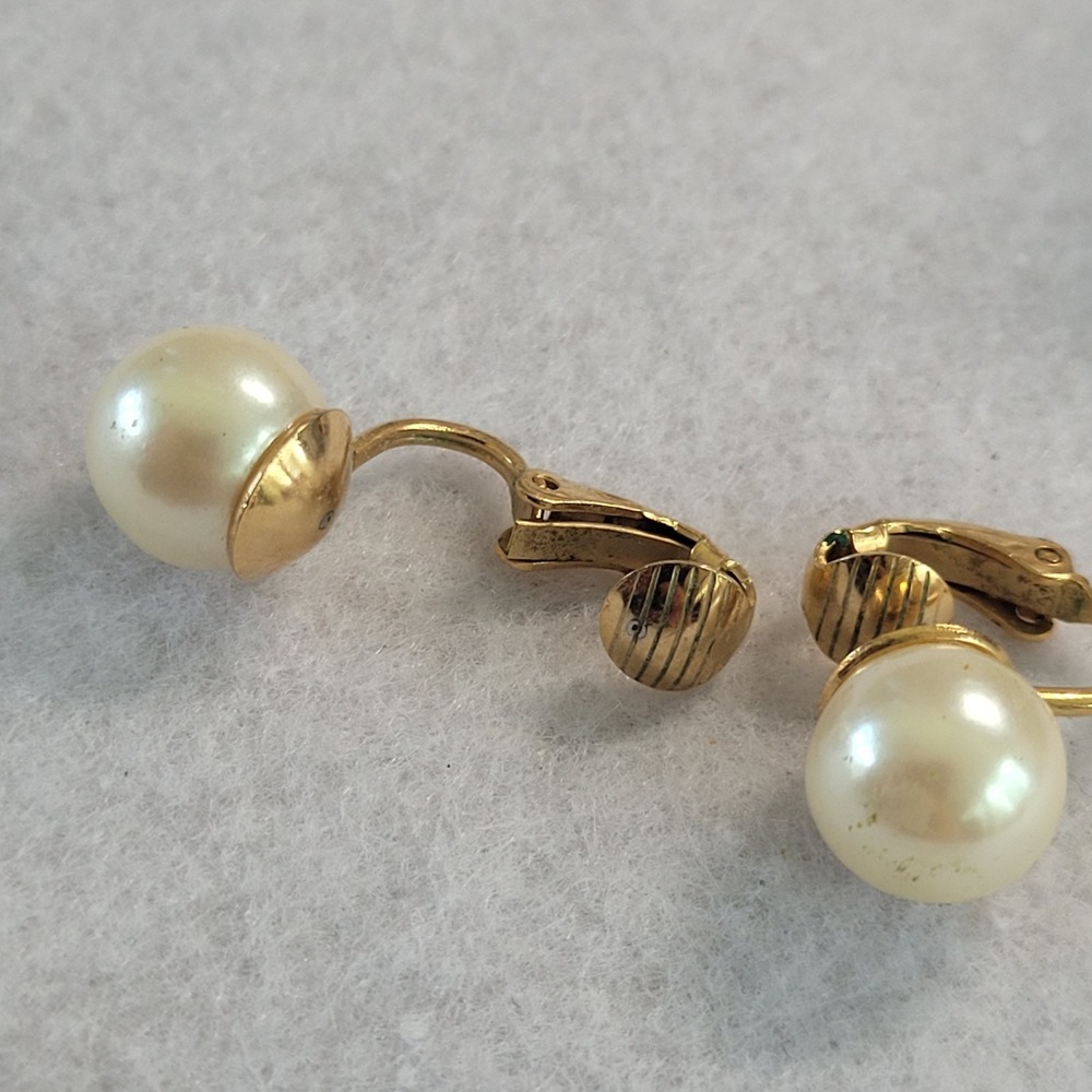 Vintage Pearl Drop Clip On Earrings Gold Tone MCM Coquette